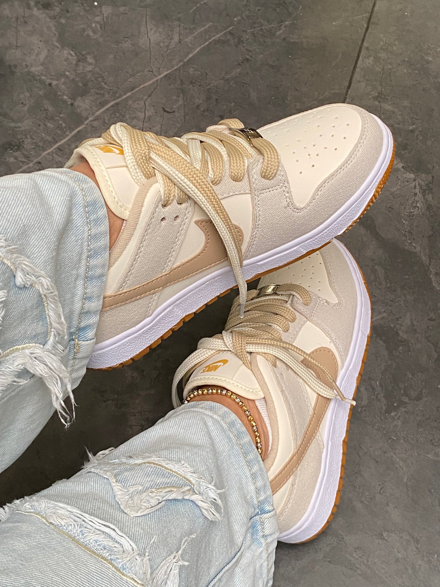 TENIS BEIGE DUNK MUJER