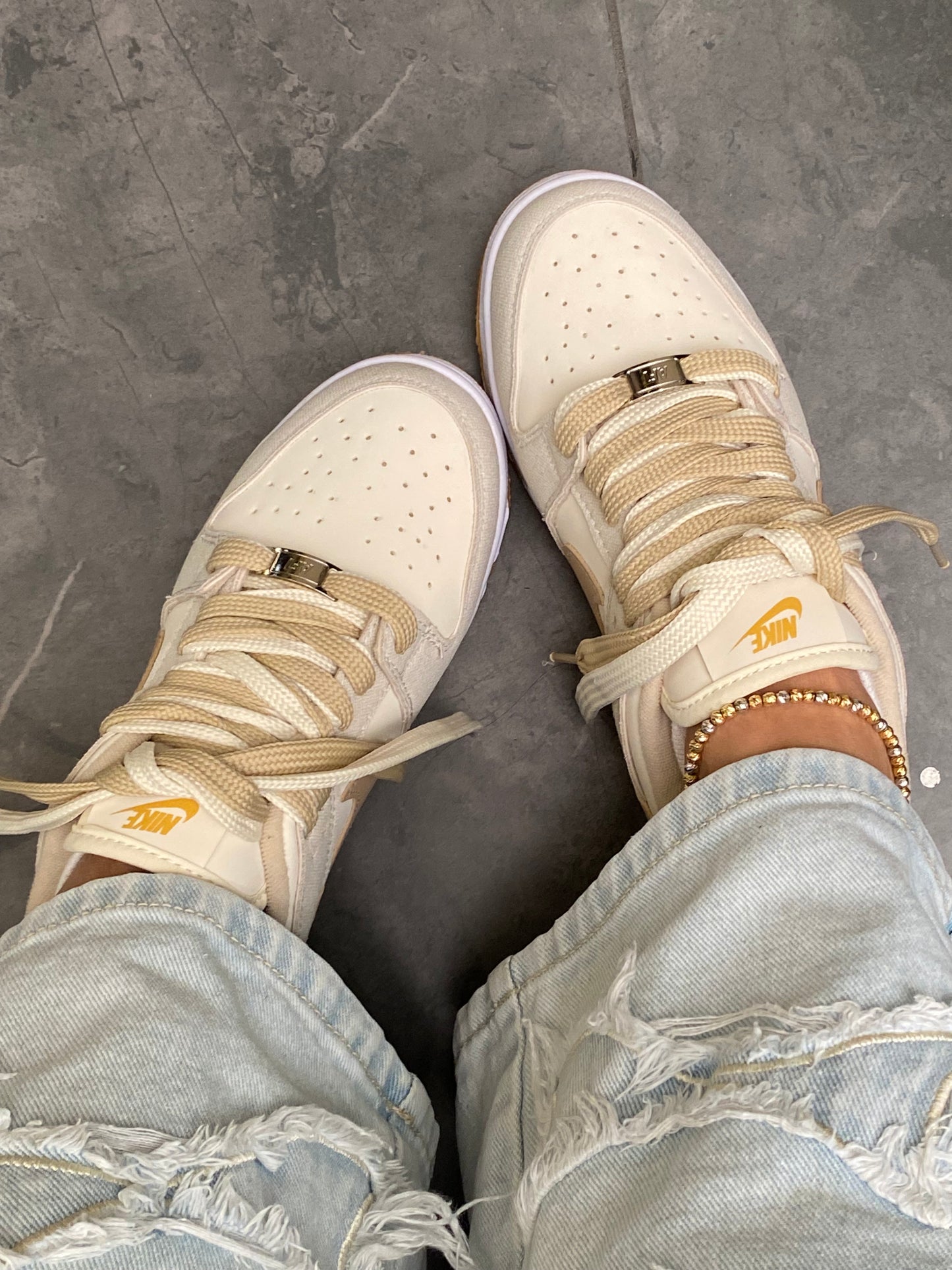 TENIS BEIGE DUNK MUJER