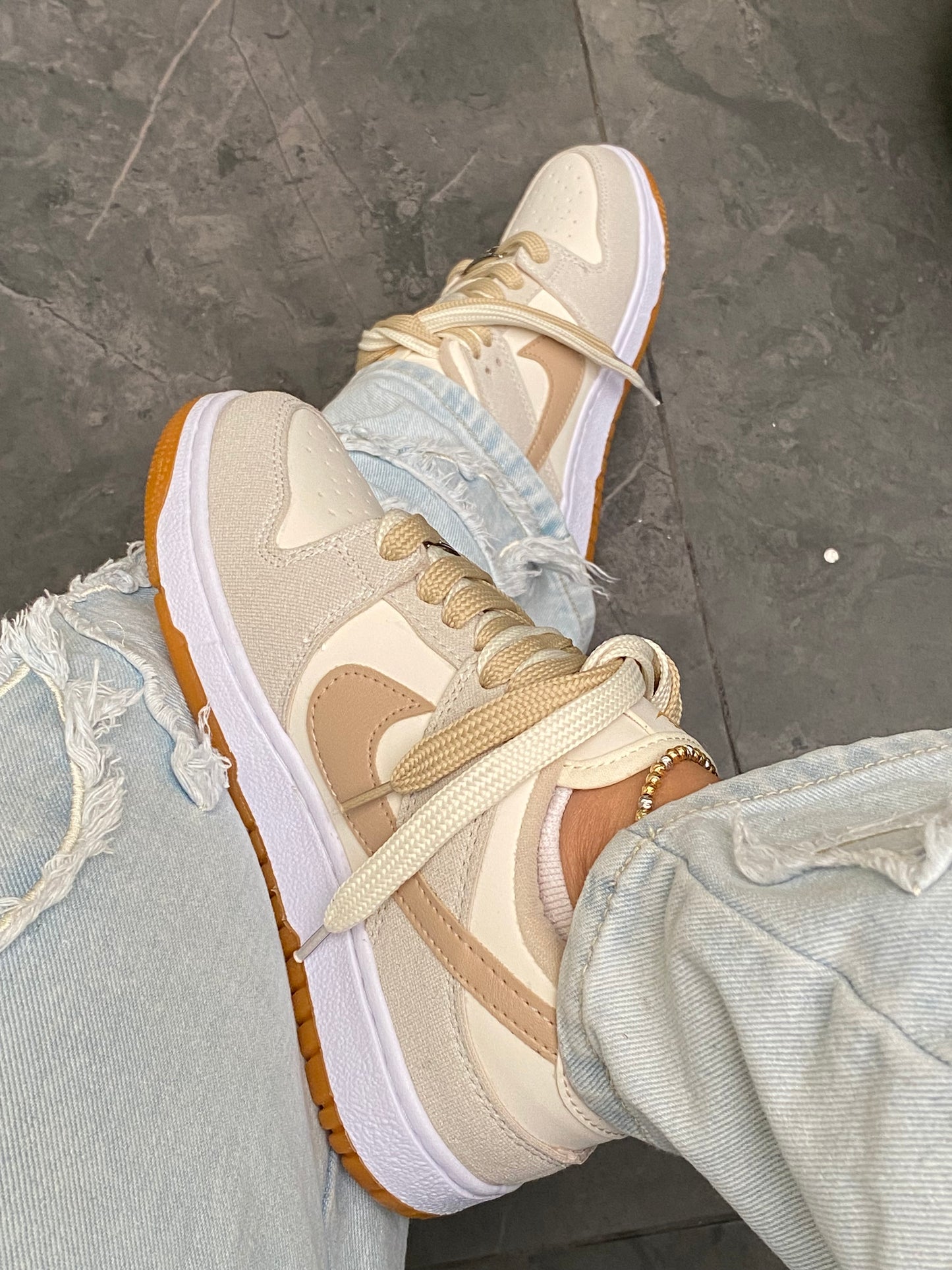 TENIS BEIGE DUNK MUJER